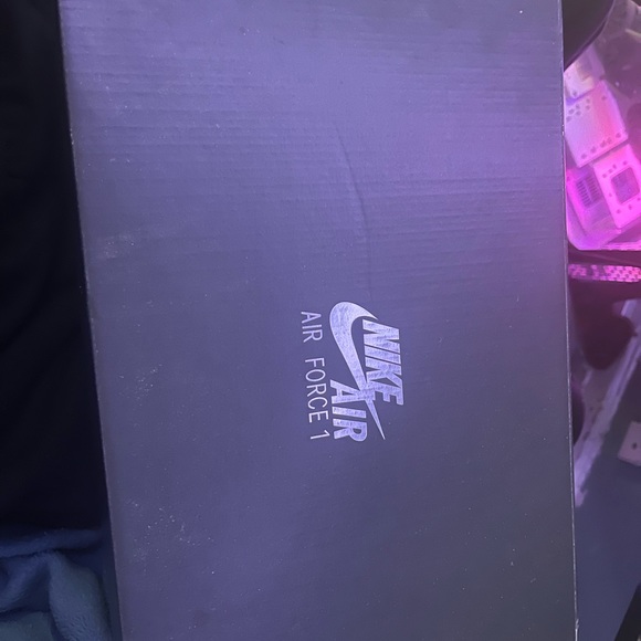 Nike Air Force 1 - Picture 2 of 4